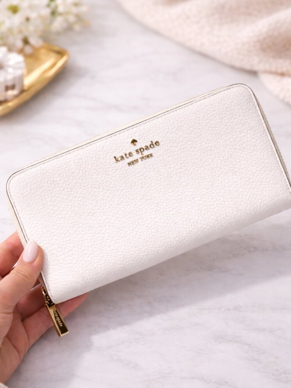 Kate Spade White Pebbled Leather Zip Around Wallet Gold Logo